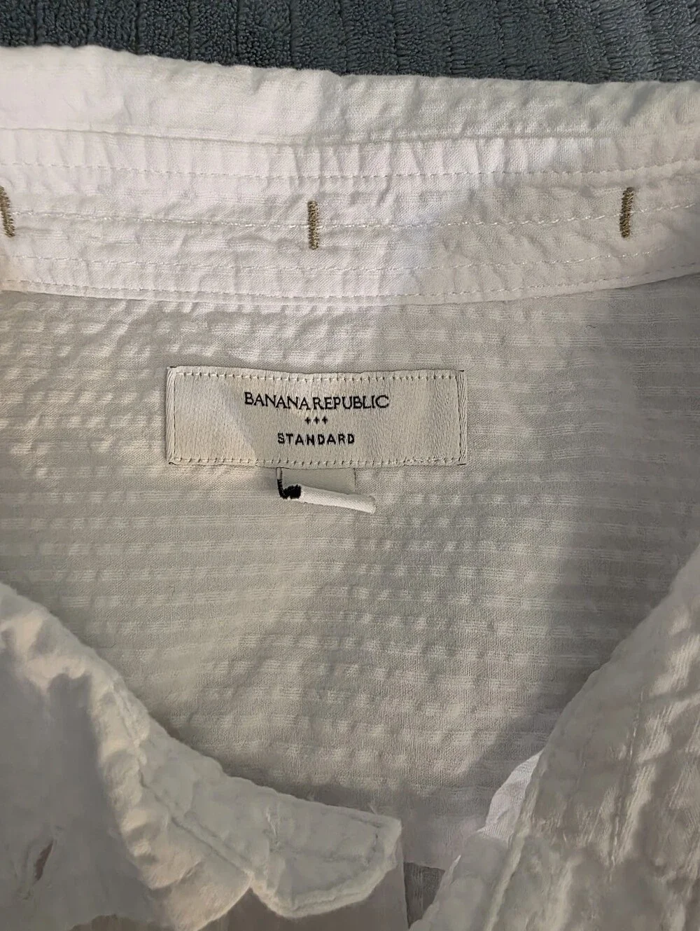Banana Republic White Short-Sleeve Textured Button-Down Shirt